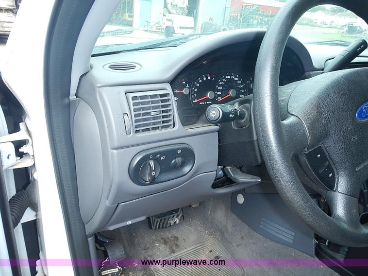 image for item BA9661 2004 Ford Explorer XLS SUV