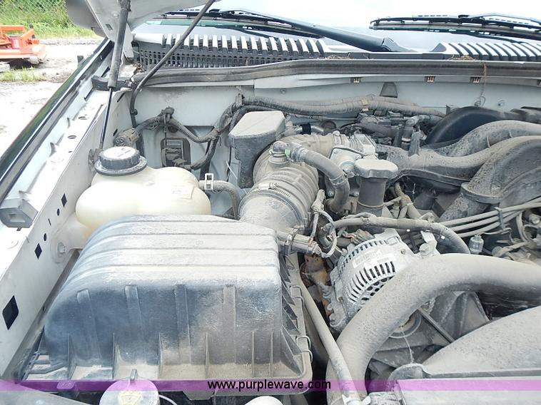 image for item BA9661 2004 Ford Explorer XLS SUV