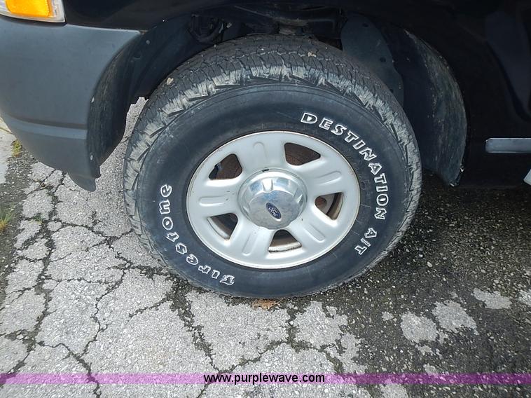 image for item BA9661 2004 Ford Explorer XLS SUV