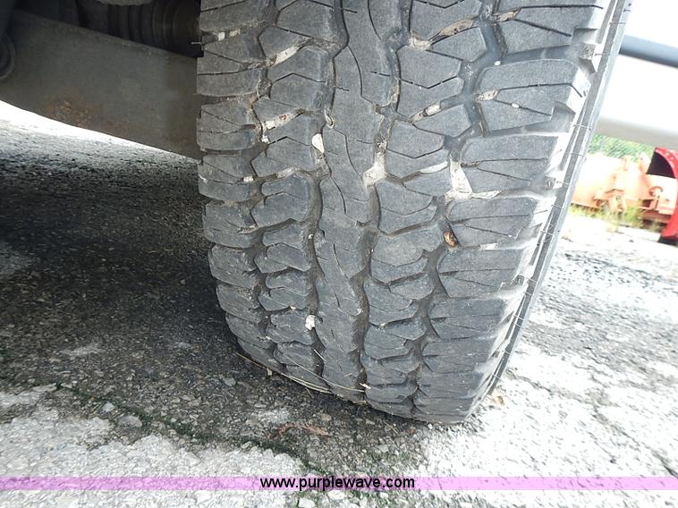 image for item BA9661 2004 Ford Explorer XLS SUV