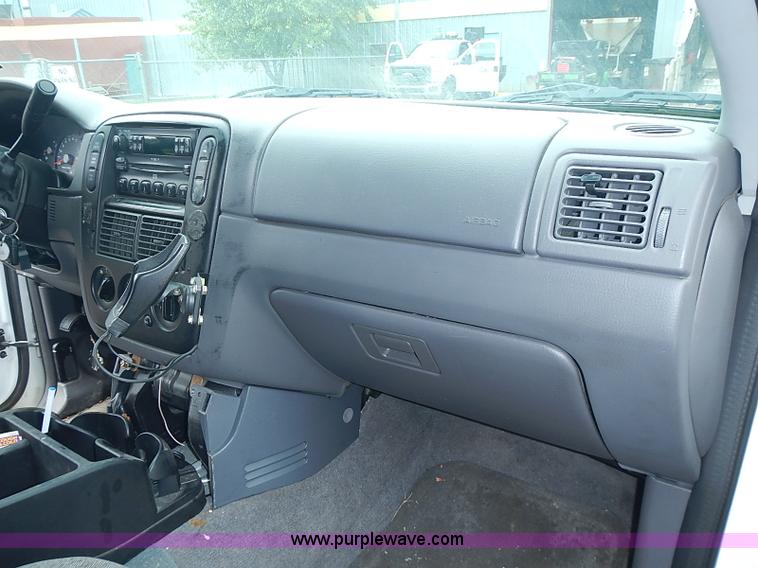 image for item BA9661 2004 Ford Explorer XLS SUV