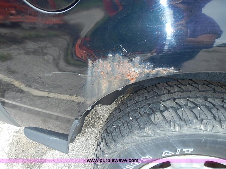 image for item BA9661 2004 Ford Explorer XLS SUV