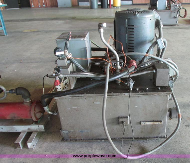 image for item BE9998 Instron hydraulic power supply