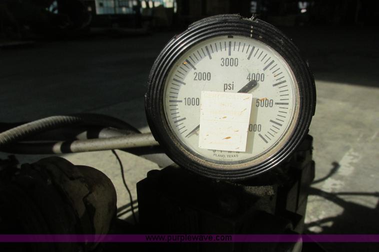 image for item BE9998 Instron hydraulic power supply