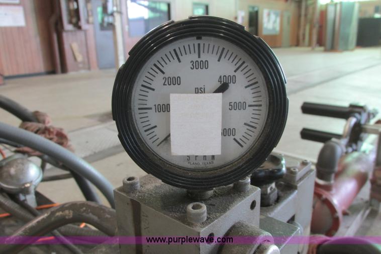 image for item BE9999 Instron hydraulic power supply