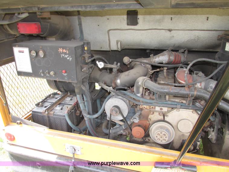 image for item F7489 1992 Thomas Built Saf-T-Liner MVP school bus