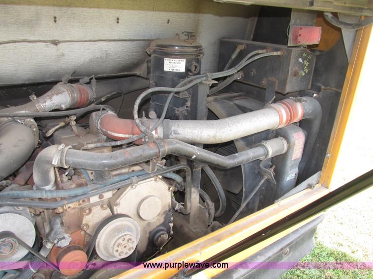 image for item F7489 1992 Thomas Built Saf-T-Liner MVP school bus