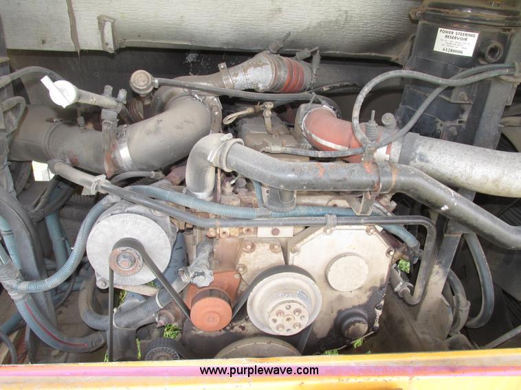 image for item F7489 1992 Thomas Built Saf-T-Liner MVP school bus