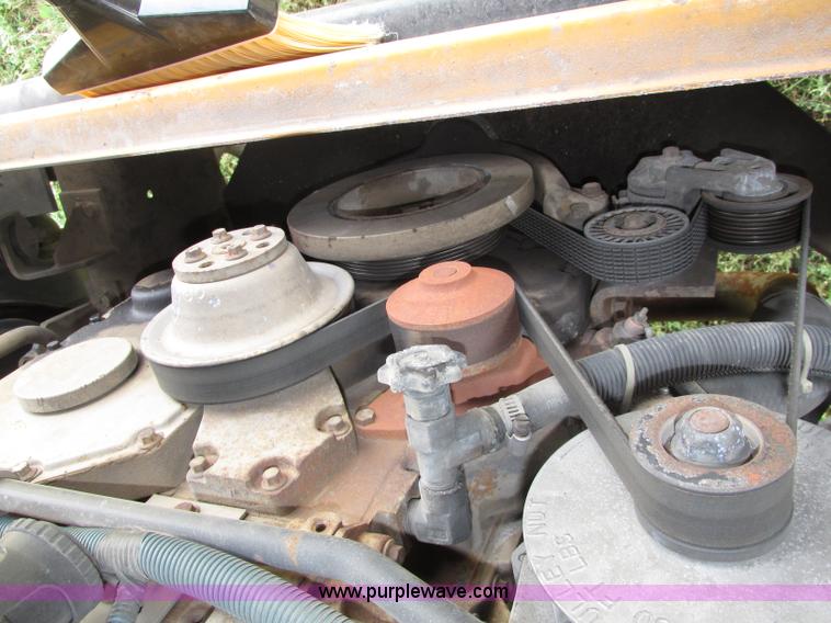 image for item F7489 1992 Thomas Built Saf-T-Liner MVP school bus