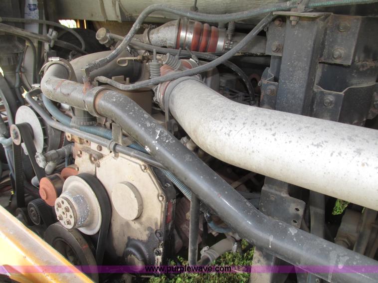 image for item F7489 1992 Thomas Built Saf-T-Liner MVP school bus