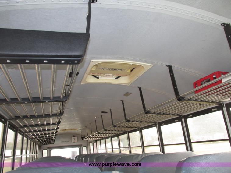 image for item F7489 1992 Thomas Built Saf-T-Liner MVP school bus