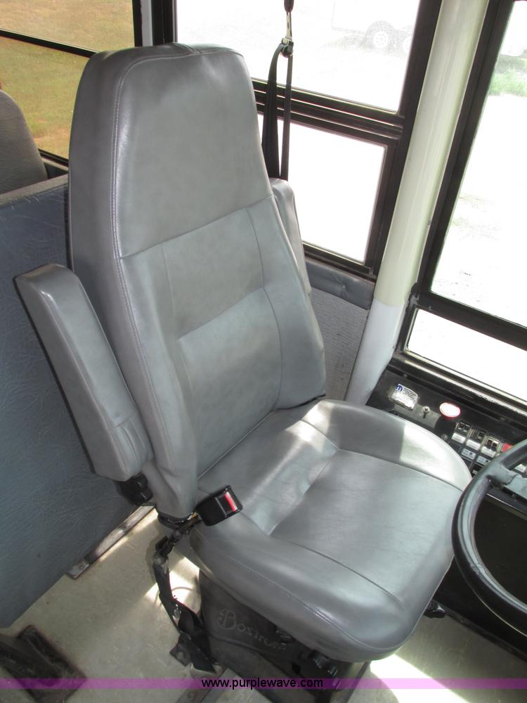 image for item F7489 1992 Thomas Built Saf-T-Liner MVP school bus