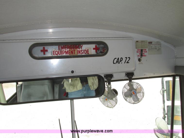 image for item F7489 1992 Thomas Built Saf-T-Liner MVP school bus