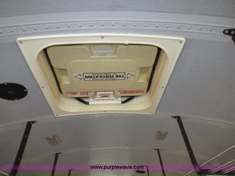 image for item F7489 1992 Thomas Built Saf-T-Liner MVP school bus