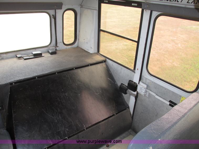 image for item F7489 1992 Thomas Built Saf-T-Liner MVP school bus