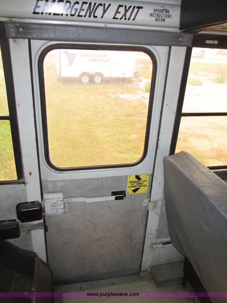 image for item F7489 1992 Thomas Built Saf-T-Liner MVP school bus