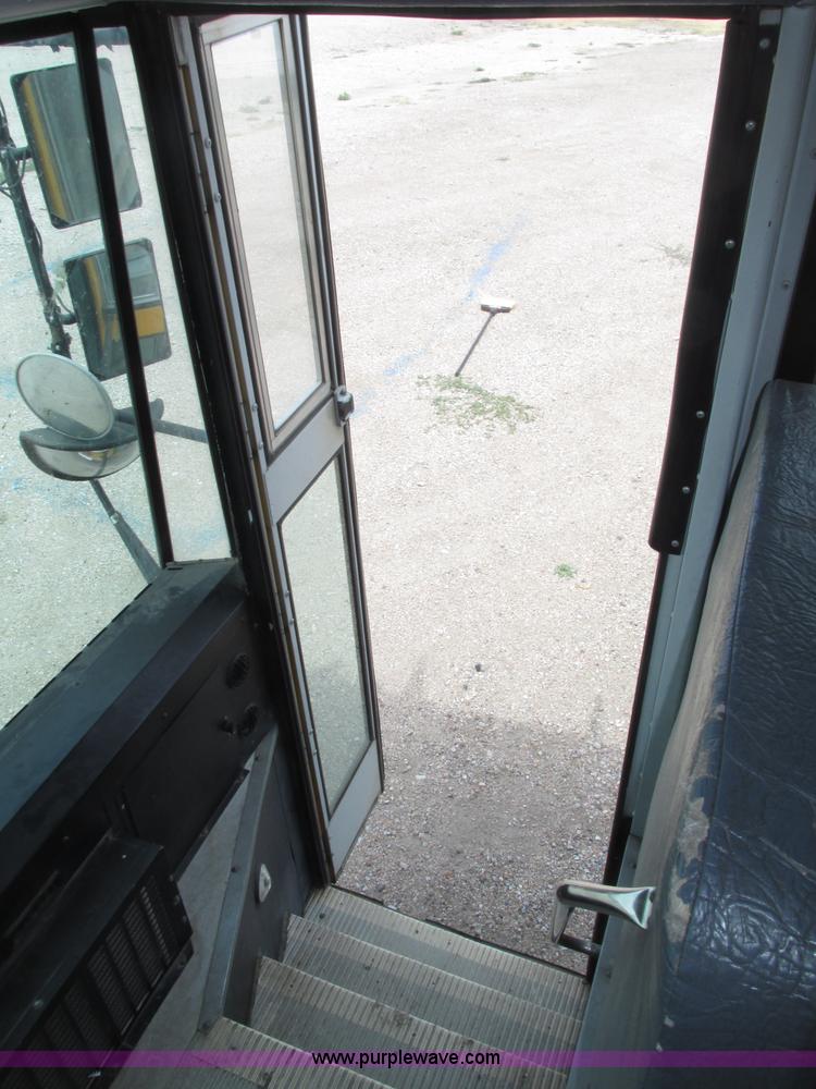 image for item F7489 1992 Thomas Built Saf-T-Liner MVP school bus