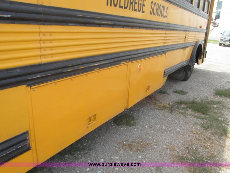 image for item F7489 1992 Thomas Built Saf-T-Liner MVP school bus
