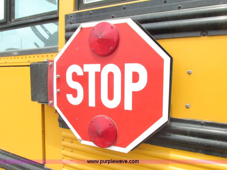 image for item F7489 1992 Thomas Built Saf-T-Liner MVP school bus