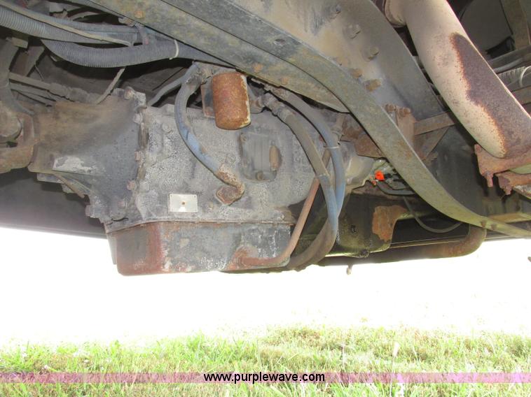 image for item F7489 1992 Thomas Built Saf-T-Liner MVP school bus