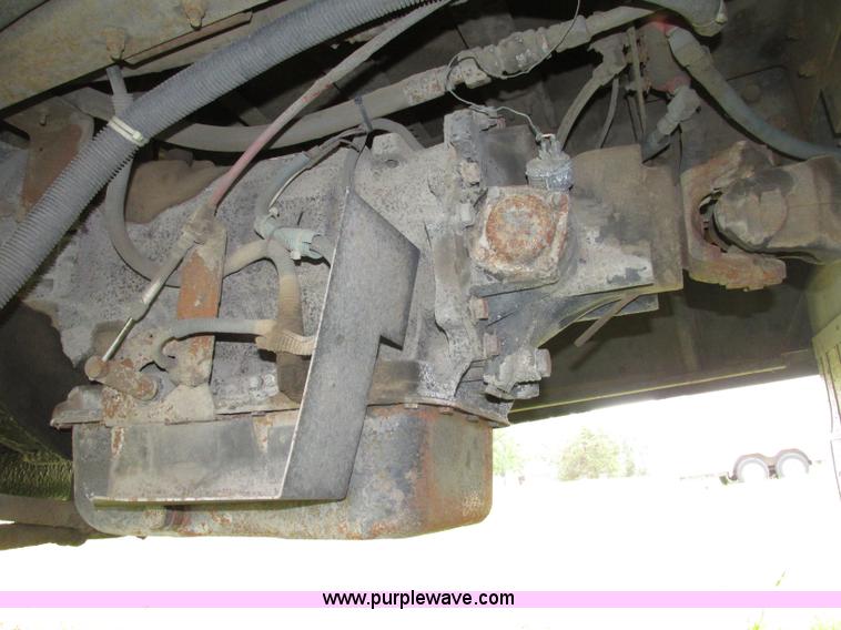 image for item F7489 1992 Thomas Built Saf-T-Liner MVP school bus