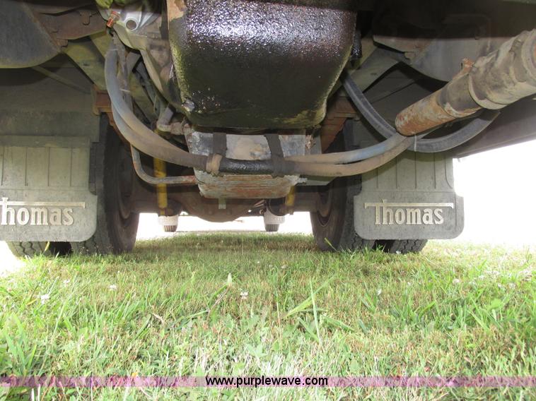 image for item F7489 1992 Thomas Built Saf-T-Liner MVP school bus