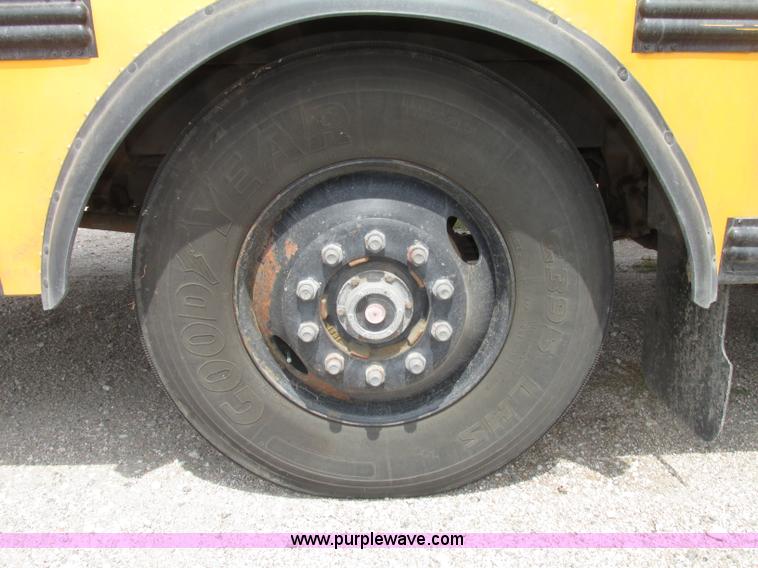 image for item F7489 1992 Thomas Built Saf-T-Liner MVP school bus