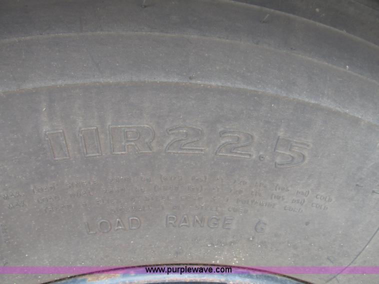 image for item F7489 1992 Thomas Built Saf-T-Liner MVP school bus