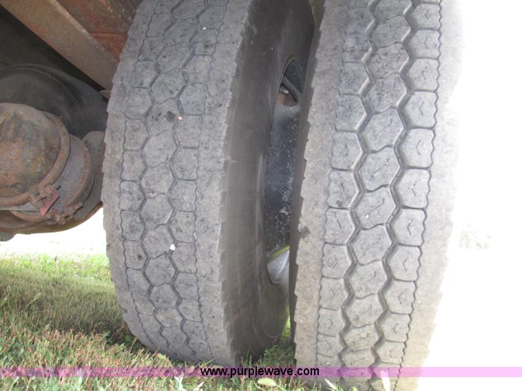 image for item F7489 1992 Thomas Built Saf-T-Liner MVP school bus