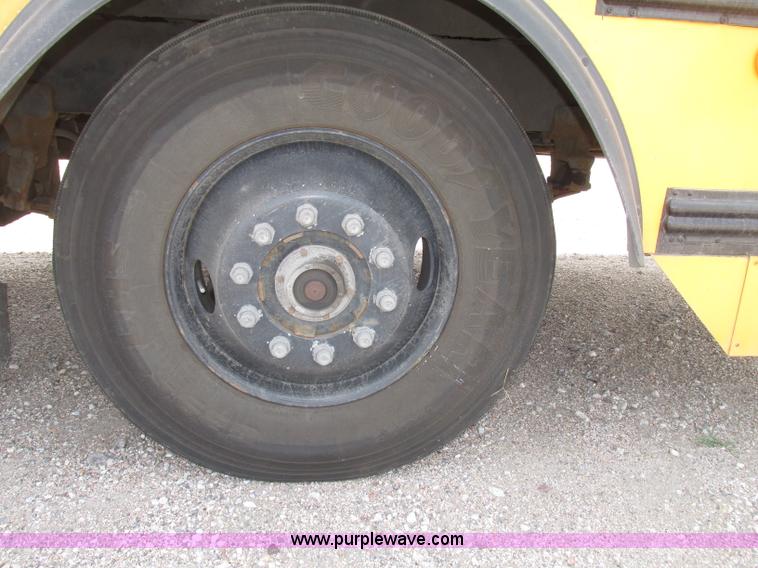 image for item F7489 1992 Thomas Built Saf-T-Liner MVP school bus