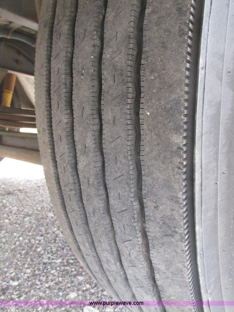 image for item F7489 1992 Thomas Built Saf-T-Liner MVP school bus