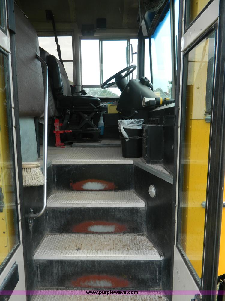 image for item H2425 1991 Thomas Built 3655 bus