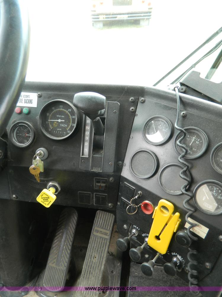 image for item H2425 1991 Thomas Built 3655 bus