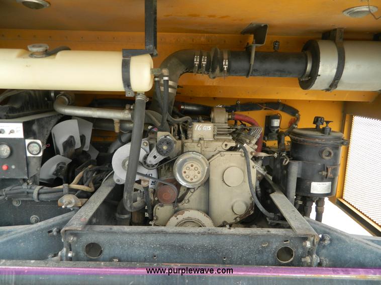 image for item H2426 1995 Blue Bird TC2000 bus