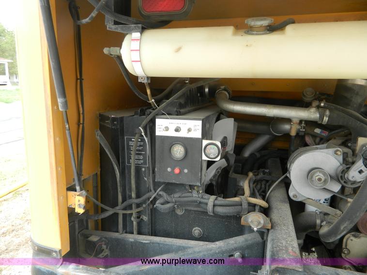 image for item H2426 1995 Blue Bird TC2000 bus