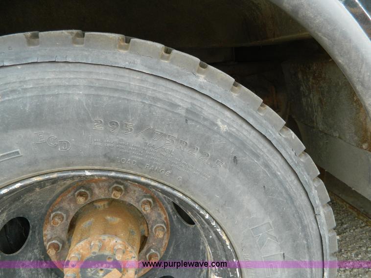 image for item H2426 1995 Blue Bird TC2000 bus