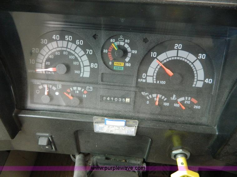 image for item H2426 1995 Blue Bird TC2000 bus