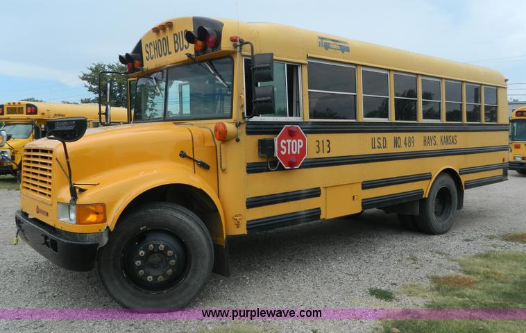 image for item H2428 1991 International 3800 bus