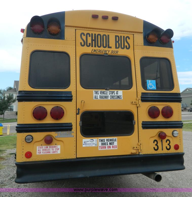 image for item H2428 1991 International 3800 bus