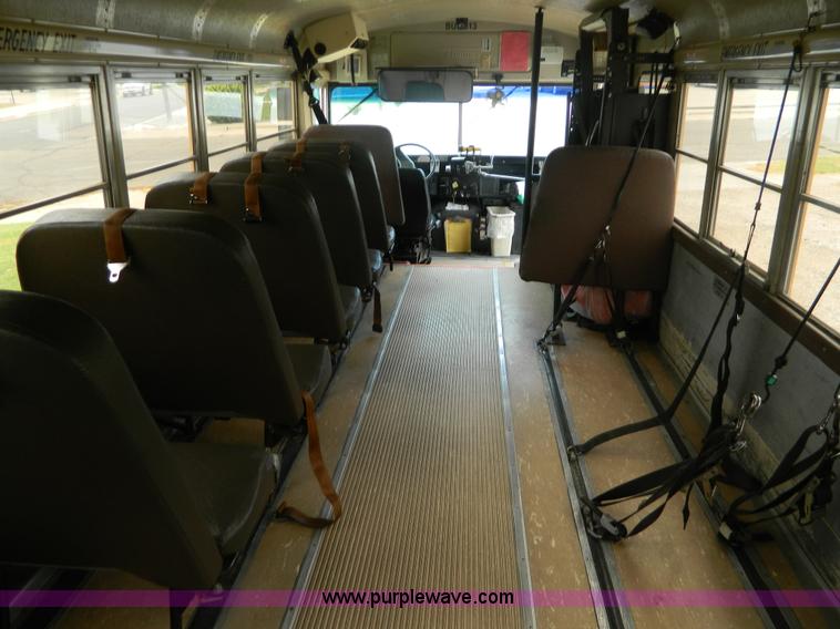 image for item H2428 1991 International 3800 bus