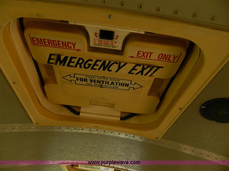 image for item H2428 1991 International 3800 bus