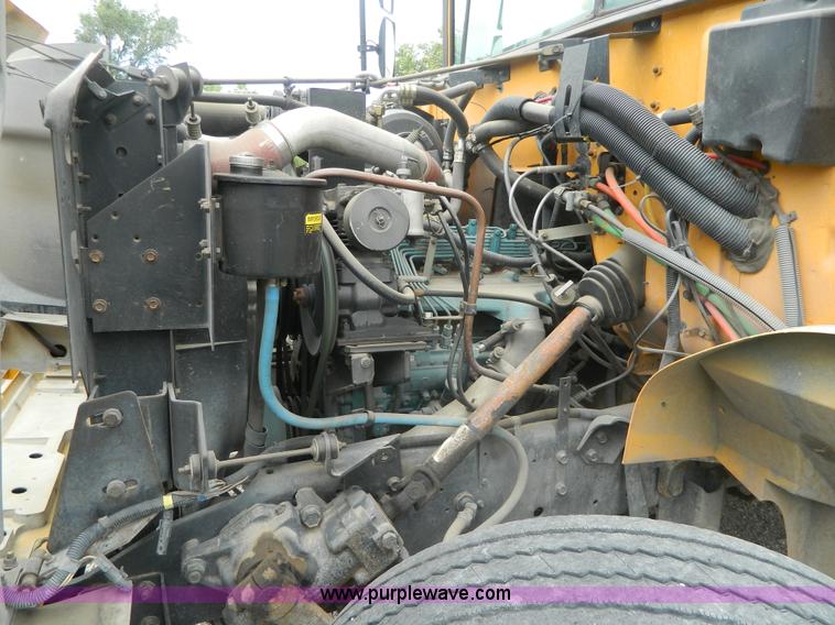 image for item H2428 1991 International 3800 bus