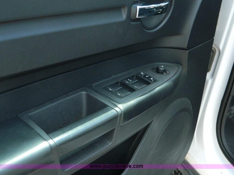 image for item H2442 2010 Dodge Charger