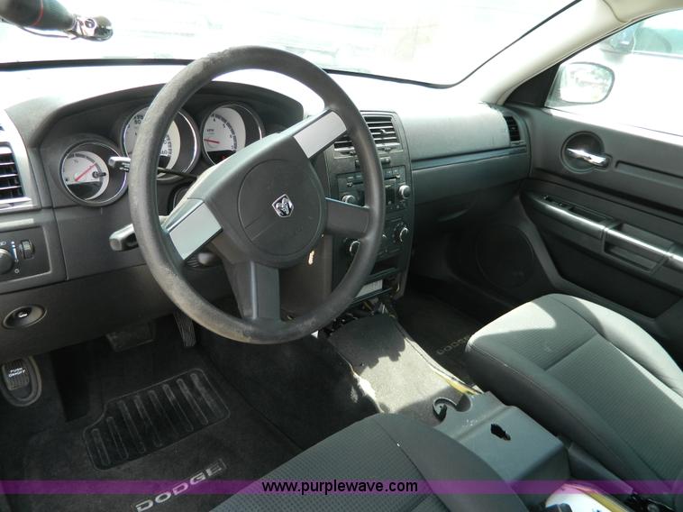 image for item H2442 2010 Dodge Charger