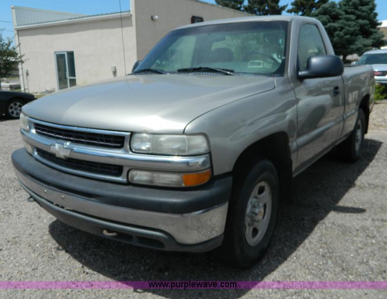 image for item H2443 1999 Chevrolet Silverado 1500 pickup truck