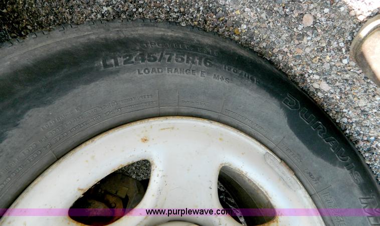 image for item H2443 1999 Chevrolet Silverado 1500 pickup truck