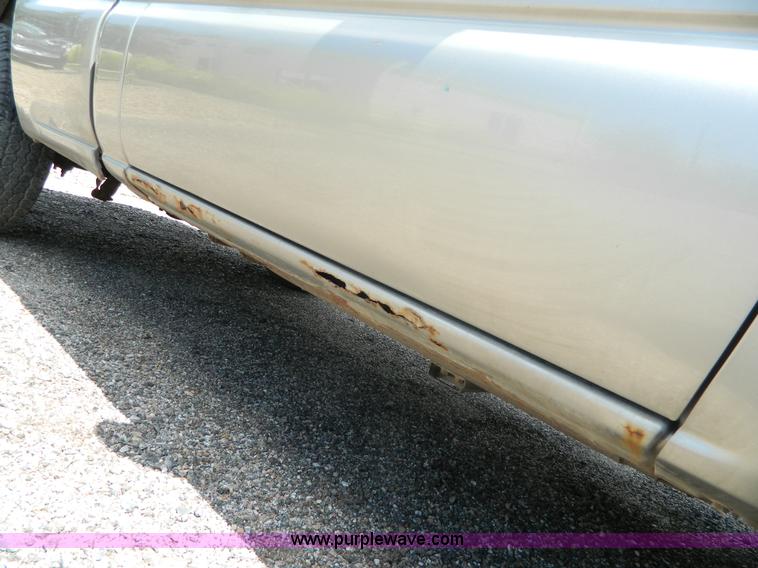 image for item H2443 1999 Chevrolet Silverado 1500 pickup truck