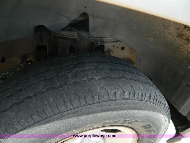 image for item H2443 1999 Chevrolet Silverado 1500 pickup truck