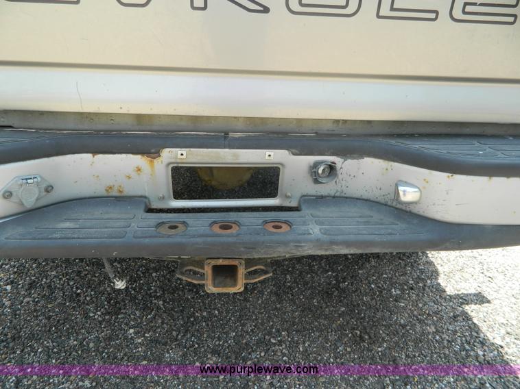 image for item H2443 1999 Chevrolet Silverado 1500 pickup truck