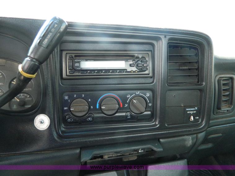 image for item H2443 1999 Chevrolet Silverado 1500 pickup truck